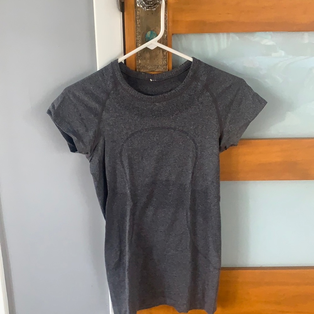 Lululemon athletica fitted tee